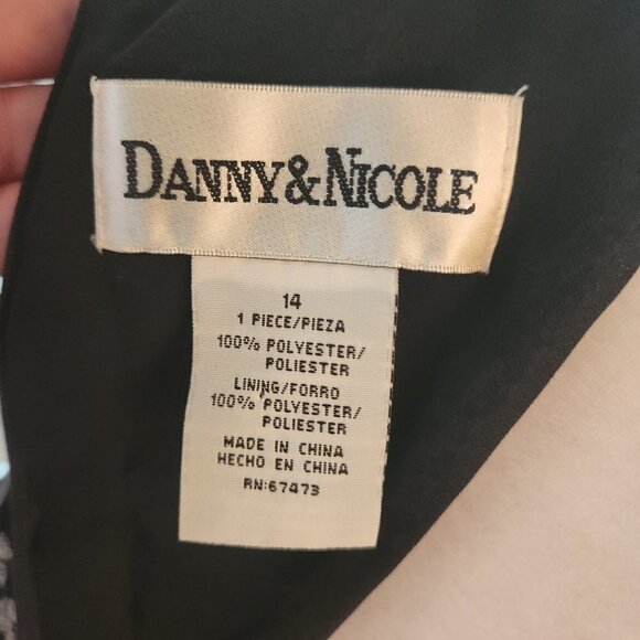 Danny & Nicole Print Dress. NWT. Size 14 - Picture 12 of 12